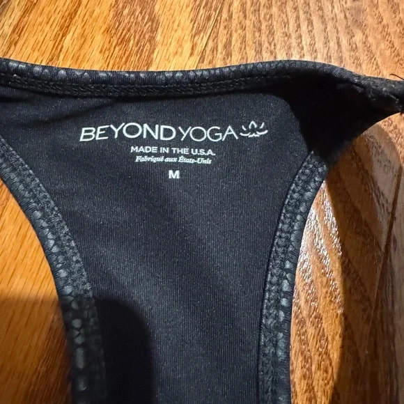 Beyond Yoga Black Viper First Class Cropped Tank Built In Sports Bra - Picture 4 of 5